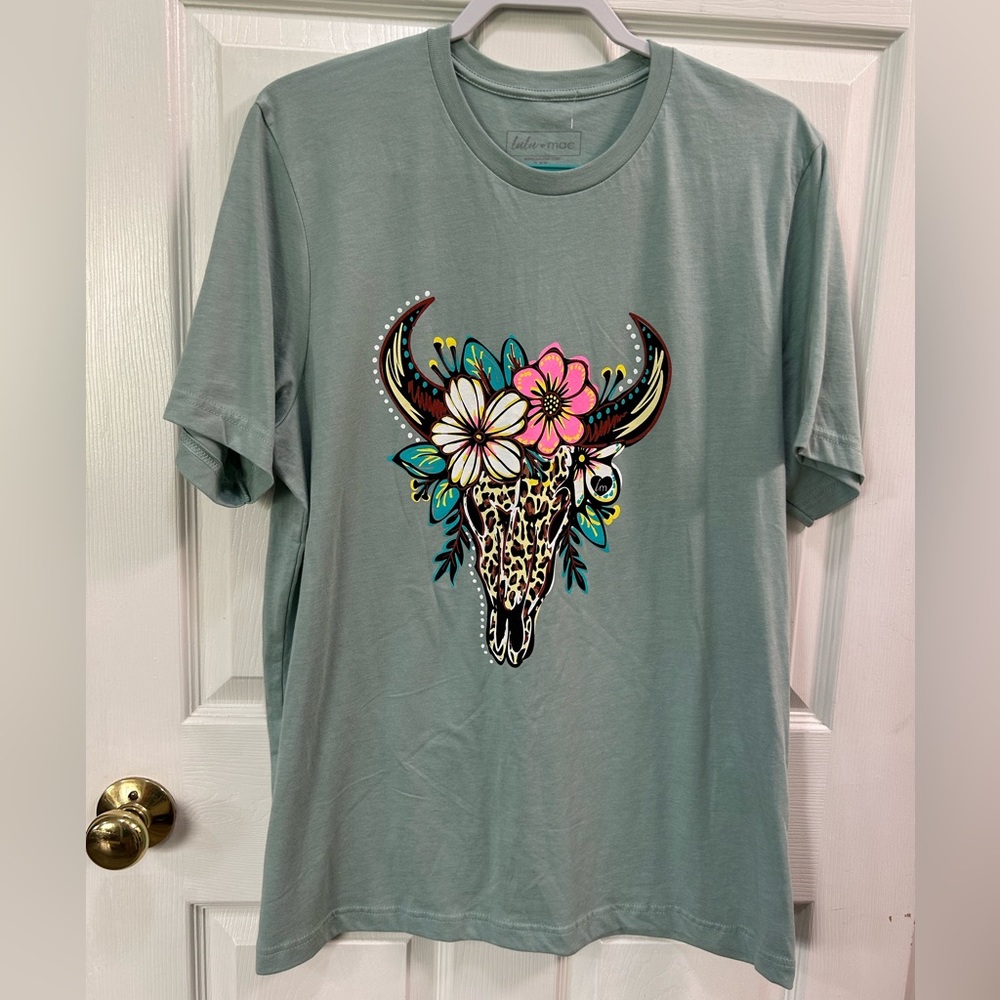 lulu 🤍 mac t shirt
